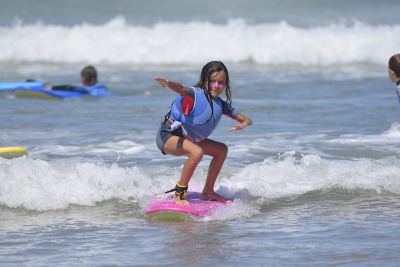 surf d une petite fille